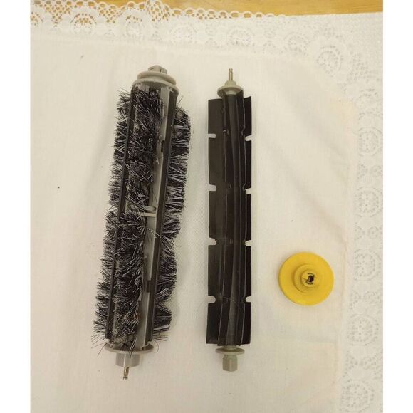 I Roomba parts, brushes - Picture 1 of 6